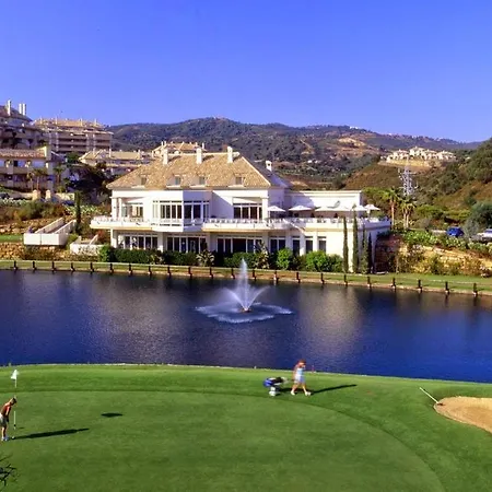 ホテル Elviria Hills