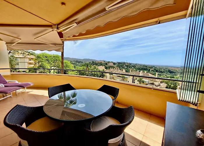 Hotel Elviria Hills