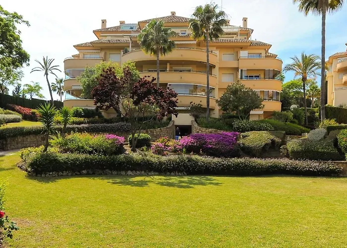 Elviria Hills Hotel *